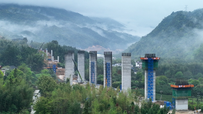 天臺山高架橋 寧儒攝